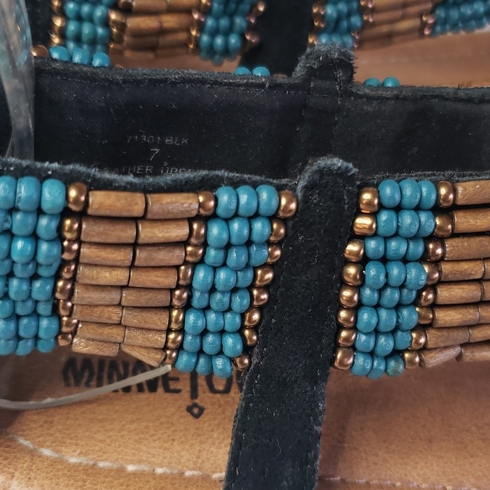 Minnetonka 7 T-strap thong ankle strap beaded black suede sandals - Picture 4 of 7